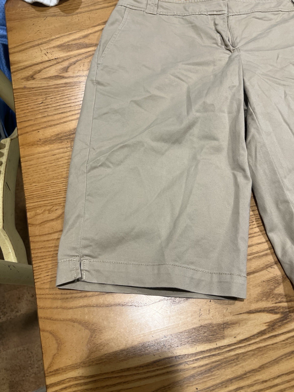Women’s New York & Company Beige Shorts Size 4 W30” Length 22” Inseam 13”