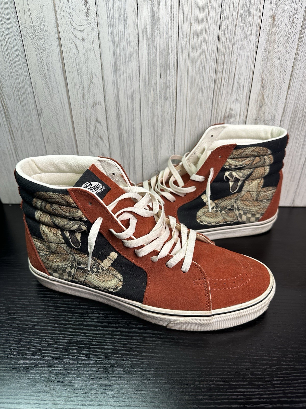 VANS Sk8-Hi Sneaker Desert Snake Chili Oil, Size M10.5