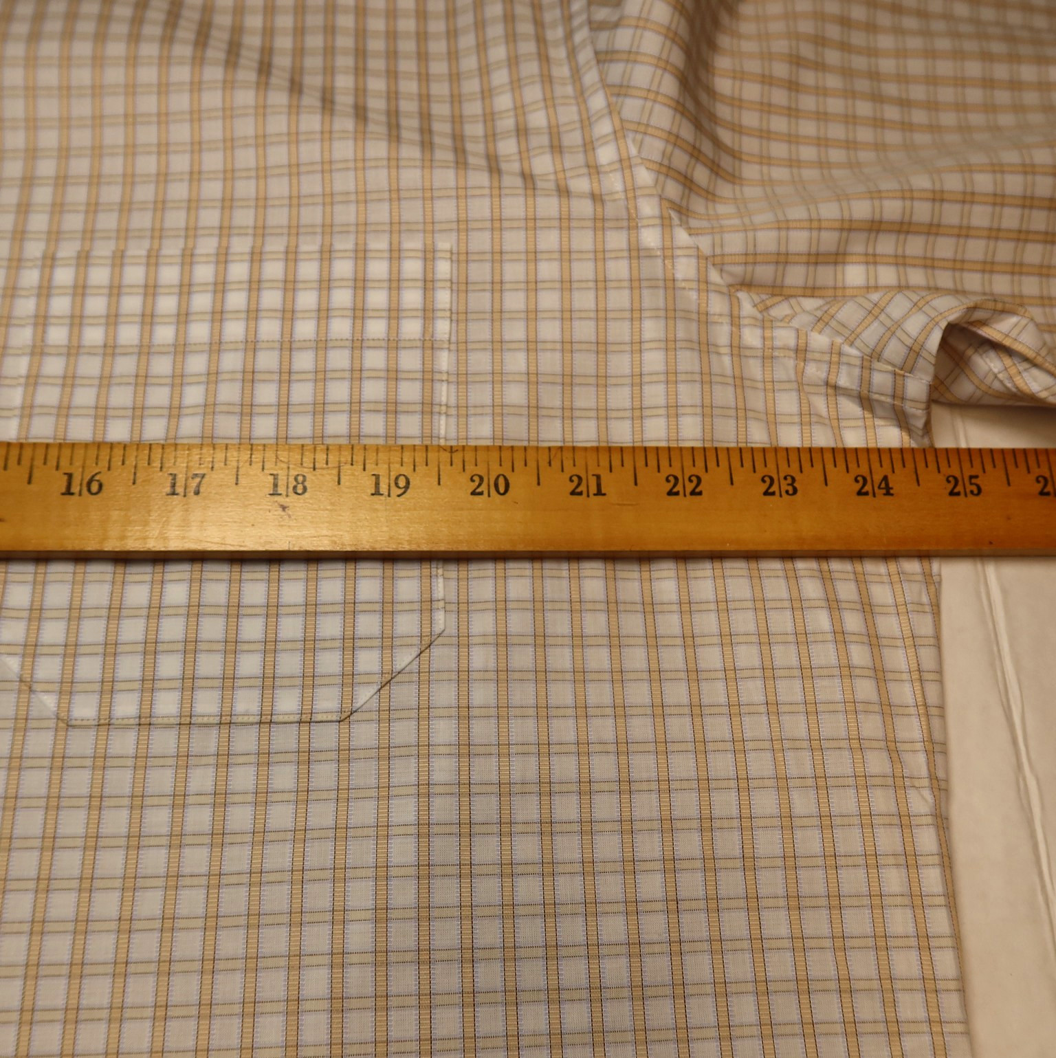 NWOT Hugo Boss Mens 16×32/33 Sharp Fit Dress Shirt Beige White Plaid 100% Cotton