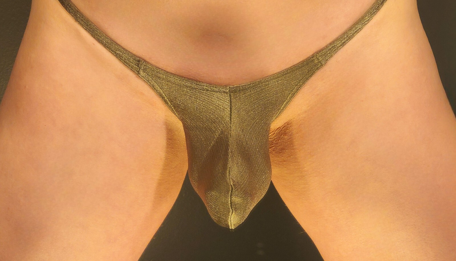 MENS GLOSSY RIBBED FABRIC GRAPE SMUGGLERS MICRO THONG-OLIVE (M 28-34)
