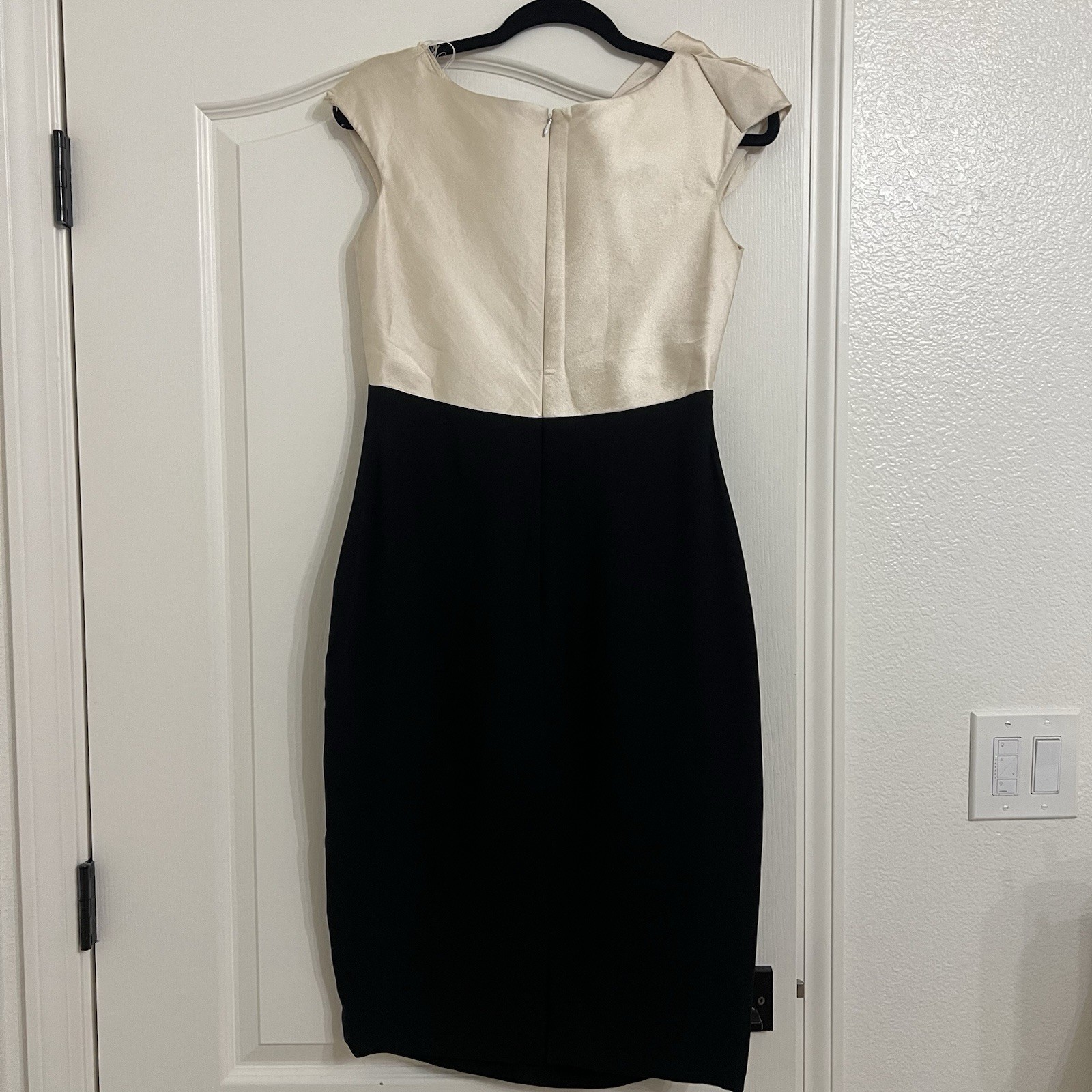 Marchesa Ivory/Black Colorblock Silk Satin Off Shoulder Sheath Dress 6