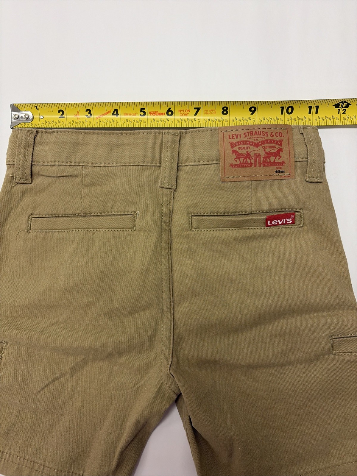 Levi’s Adjustable Waist Khaki Cargo Shorts Boys Size 4 /5 Regular Casual