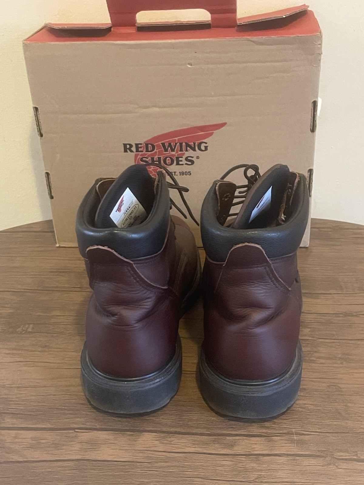 Red Wing Boots 2406 Men’s 10.5 With The Tuff Toe Coating Last Pic Is a Ad