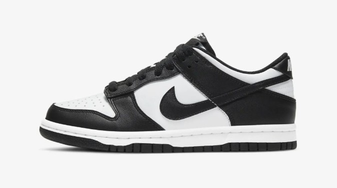 NIKE DUNK LOW (GS) -WHITE/BLACK-WHITE – SIZE 6Y