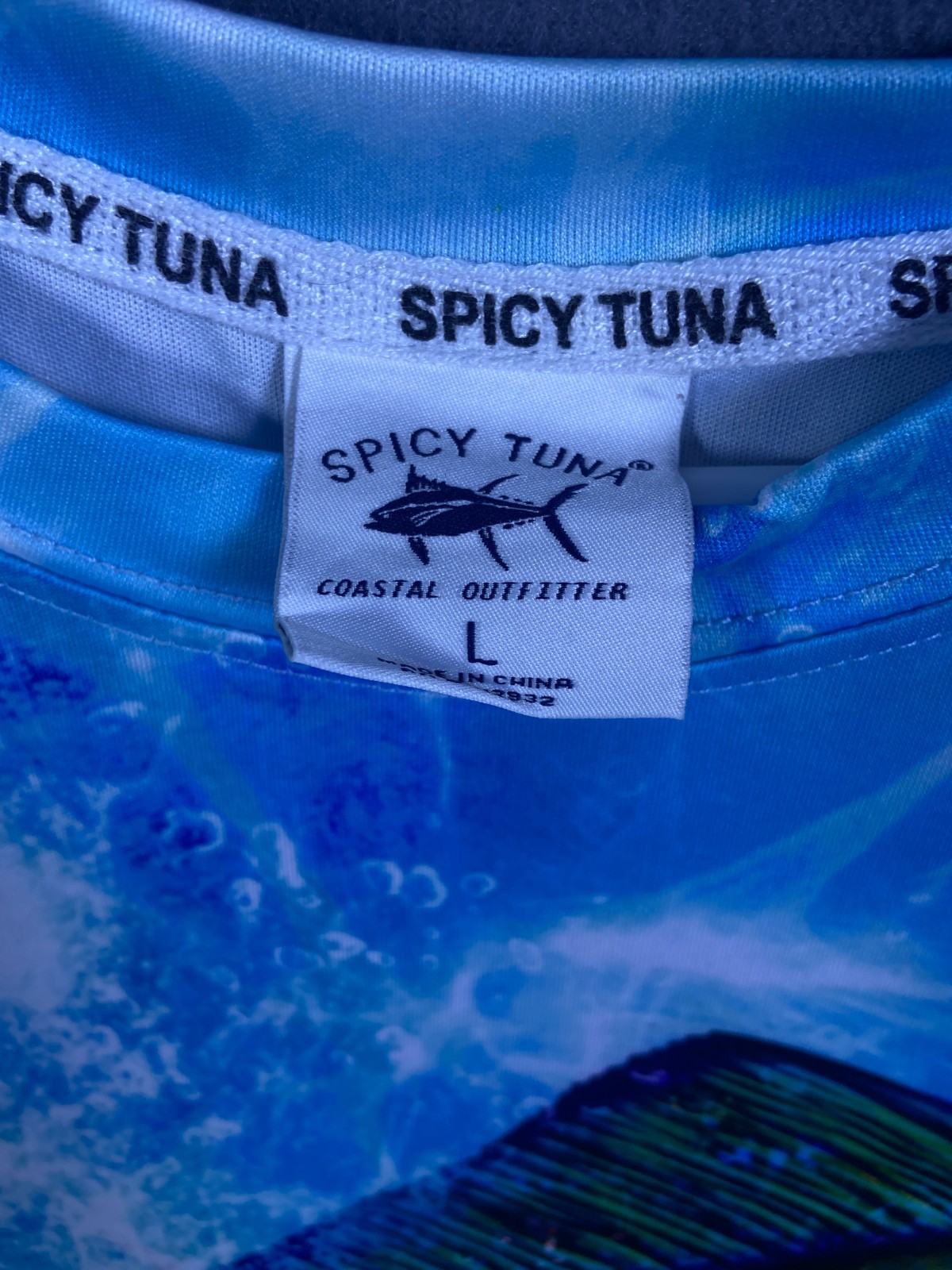 Spicy Tuna Men’s Tee Shirt Large Fish Graphic L/S Style Beach Ocean Fishing EUC!