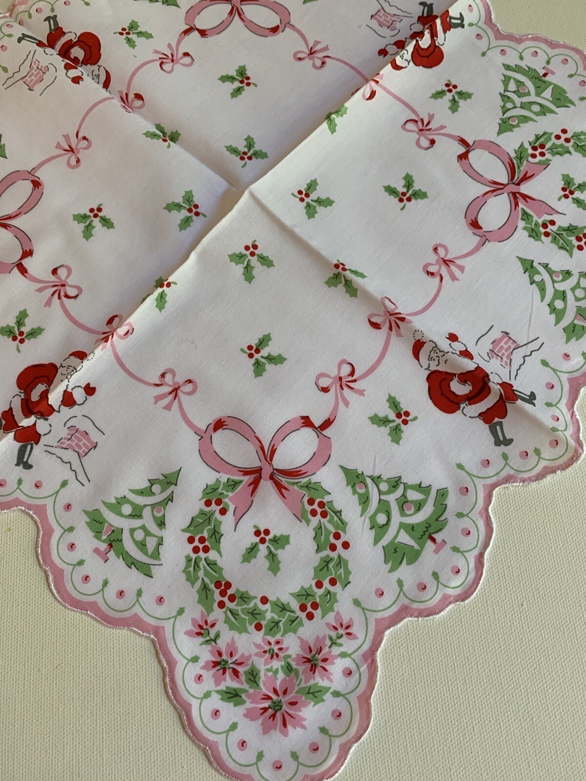 Darling New CHRISTMAS LuRay Handkerchief Hankie! Santas & Trees ~ Scalloped Hem!