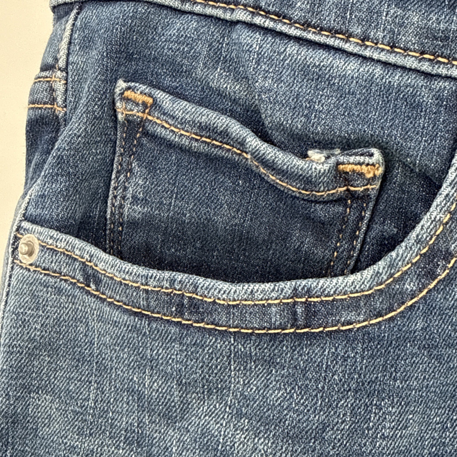 Levi’s Women’s 311 Shaping Skinny Mid Rise Stellar Strech Jeans 27 x 30