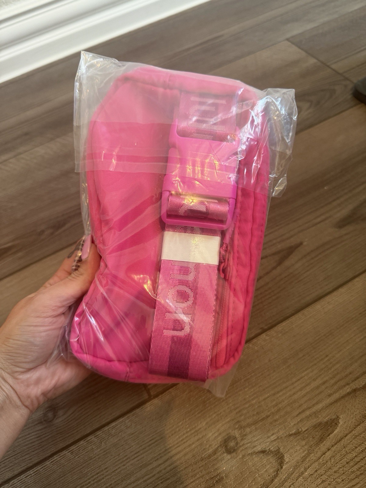 Lululemon Women’s Brand New Hot Pink Everywhere Belt Bag