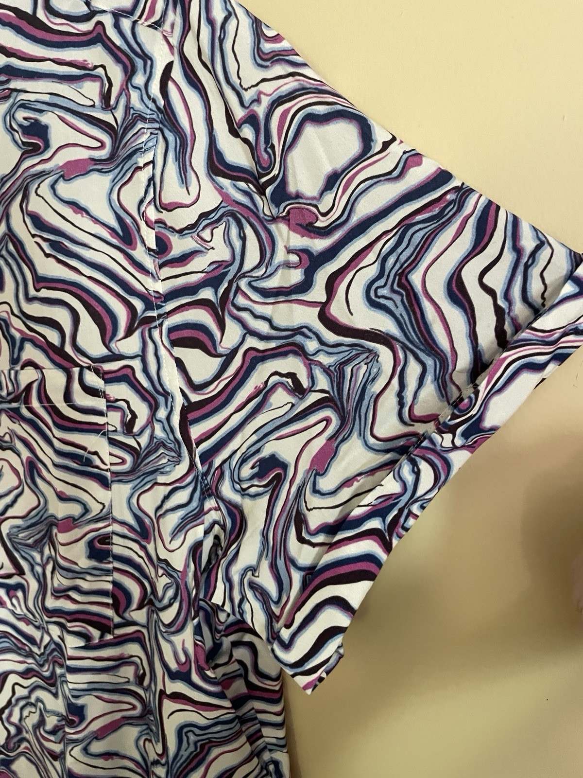 Wildfang The Empower Swirl Shirt Blouse Women’s XL Button up Short Sleeves NWT