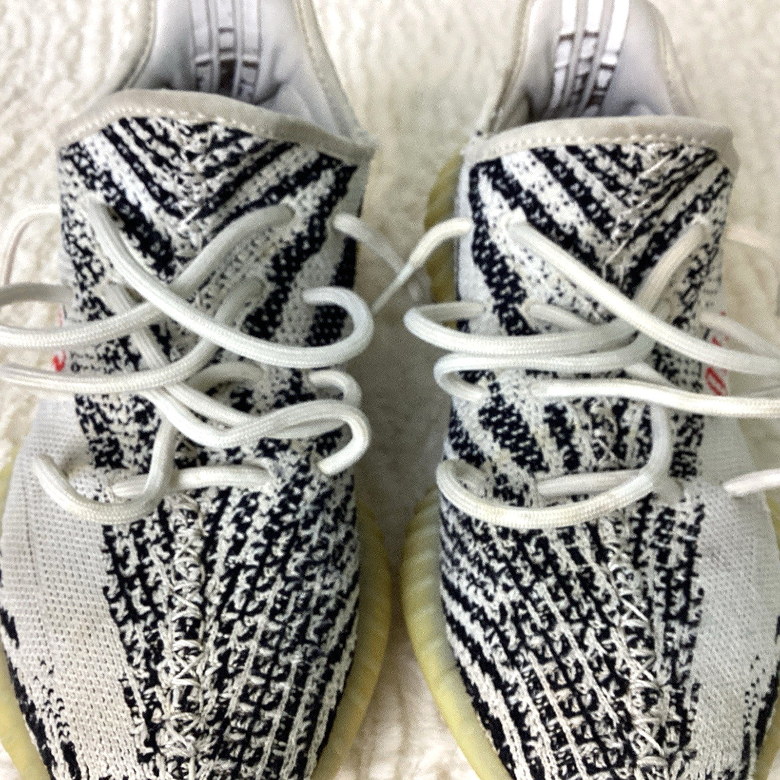 Adidas Yeezy Shoes V2 Boost 350 Men’s Size 7 Low Zebra, Moderate Wear