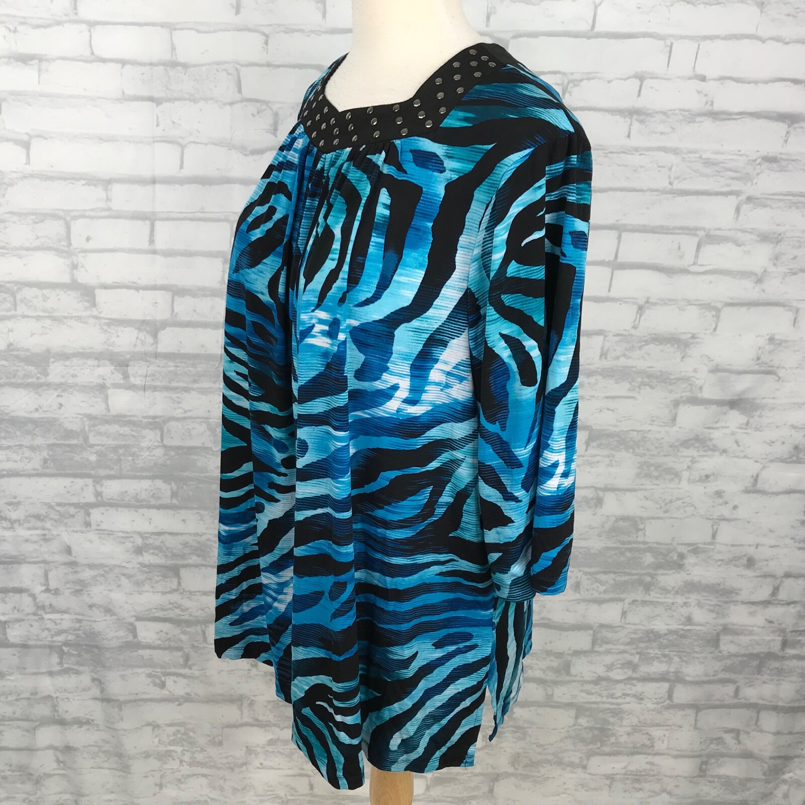 Maggie Barnes Blue Tunic Top Shirt Size 4X Pullover Knit Beaded 3/4 Sleeve