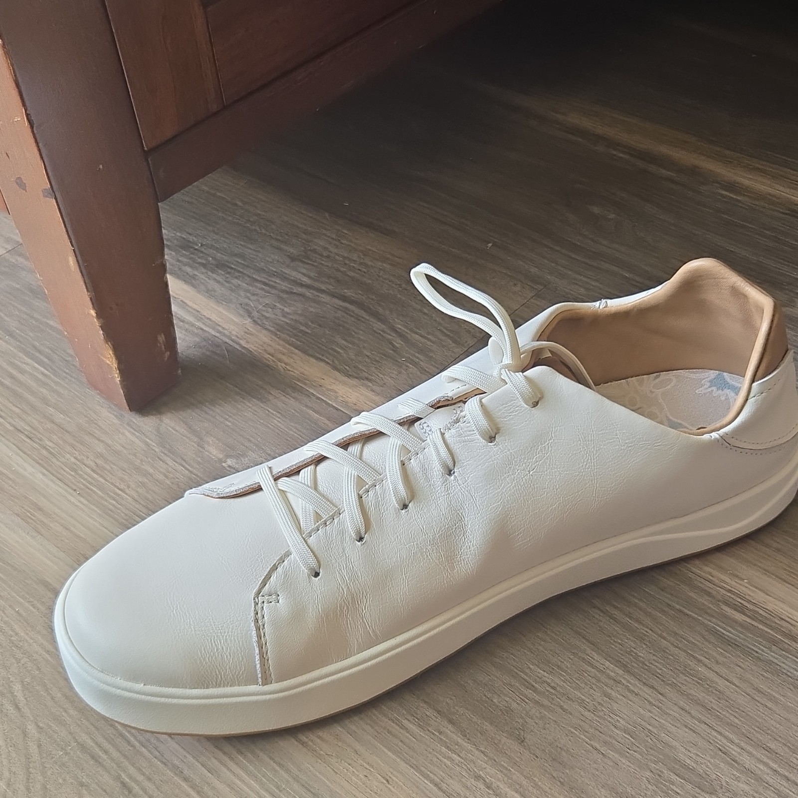 OluKai Men’s Leather Lace-Up Low-Top Sneakers White/Tan Round Toe Size 15