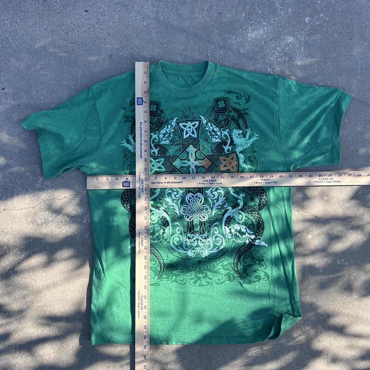 Vintage y2k green Celtic cross graphic tee