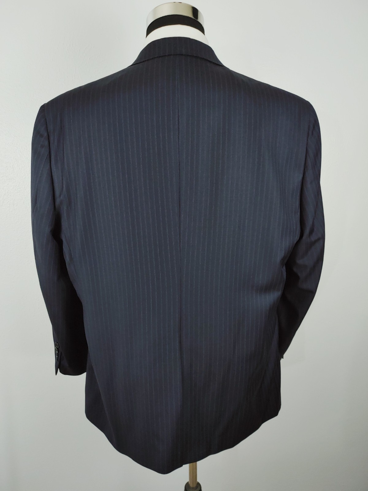 Hart Schaffner & Marx 2 Piece Suit 48/50R Navy Wool 43×28 Pants Chalk Pinstripe