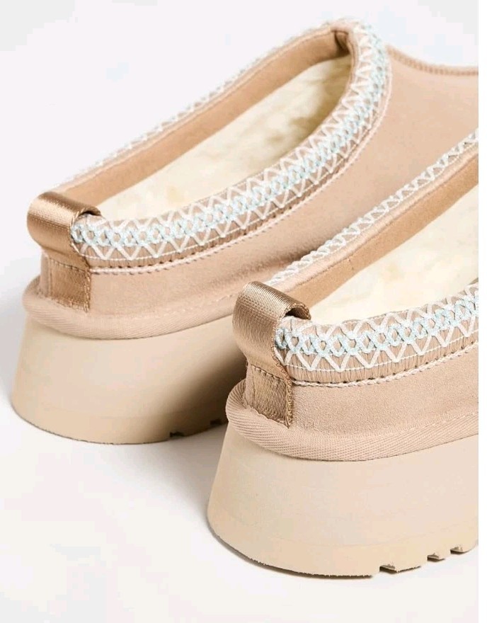Women’s U G G Tazz Sand Platform Beach Slippers 1122553–SIZE W 9