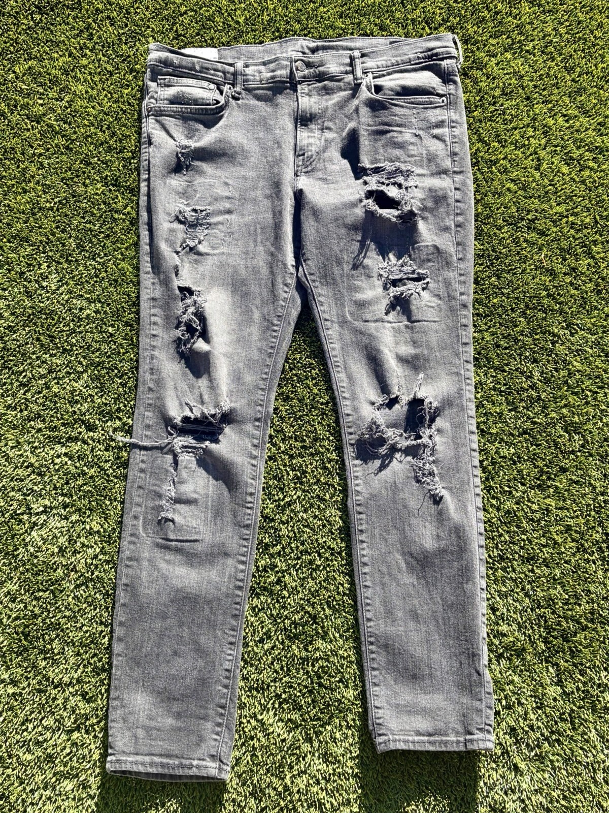 H&M men’s Skinny Jeans Black Distressed 38×32