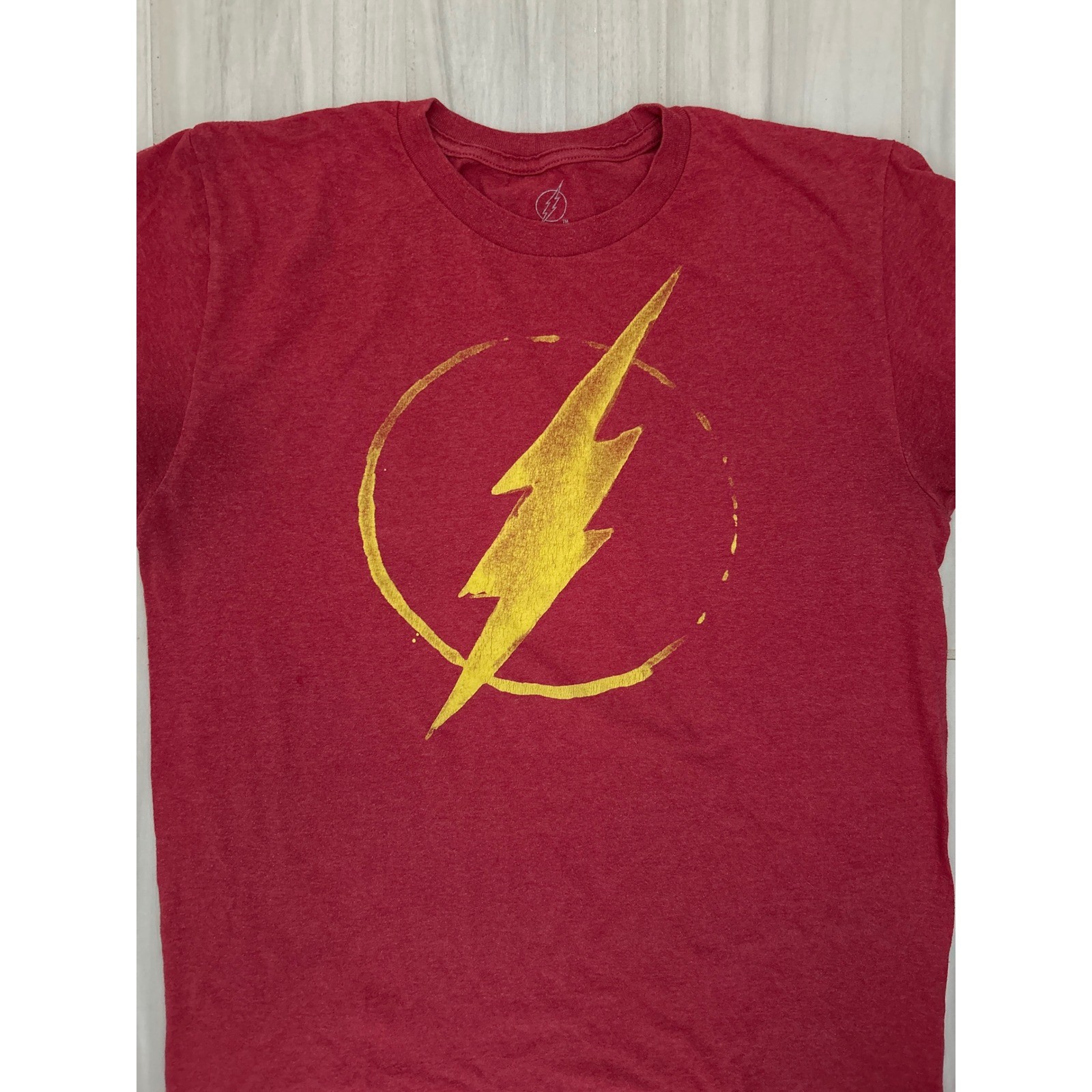DC Comics The Flash T-Shirt Mens Medium Red Gold Lightning Bolt Graphic Tee