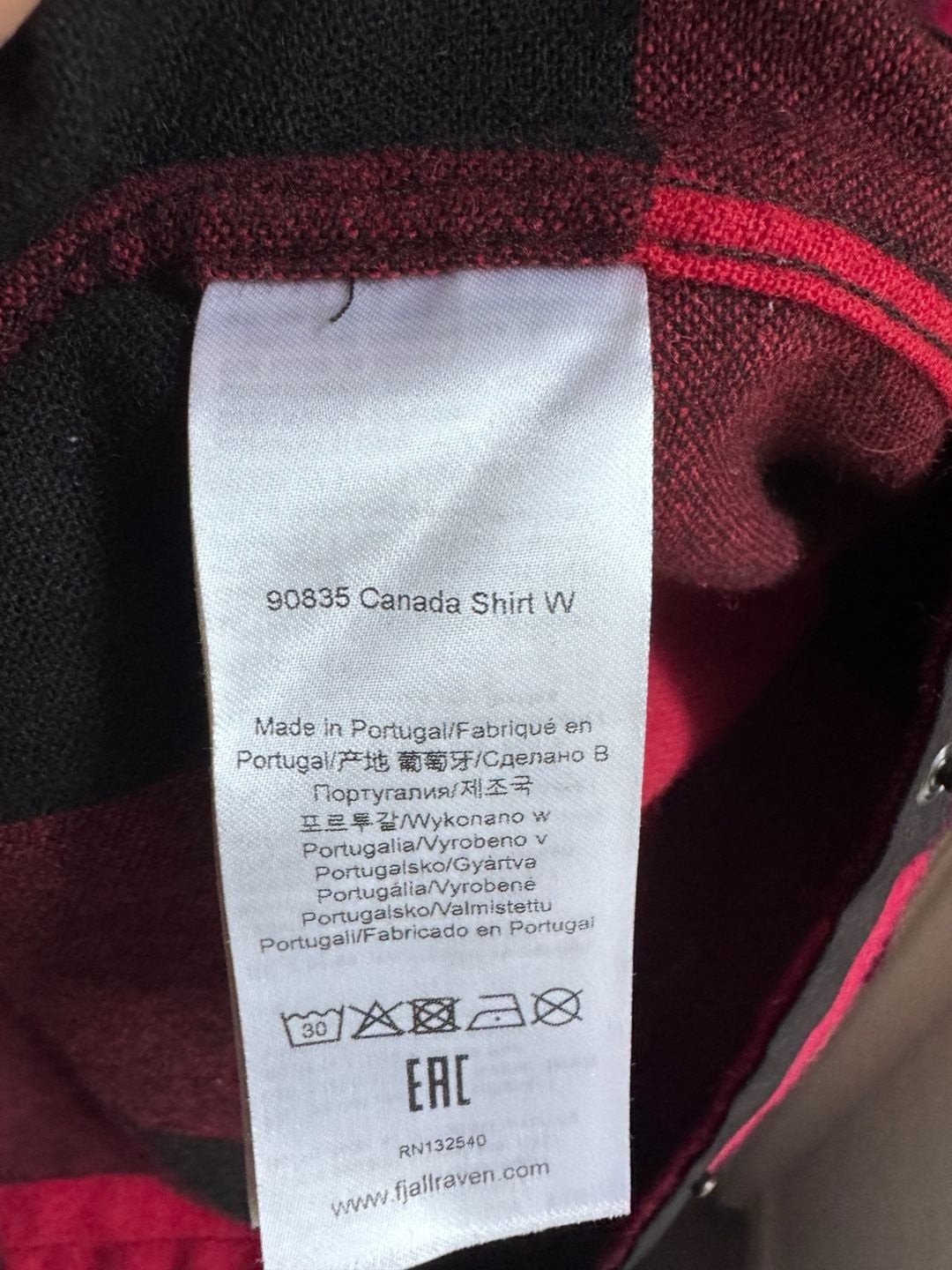 Fjällräven Women’s Canada Shirt in Red/Black Buffalo Plaid