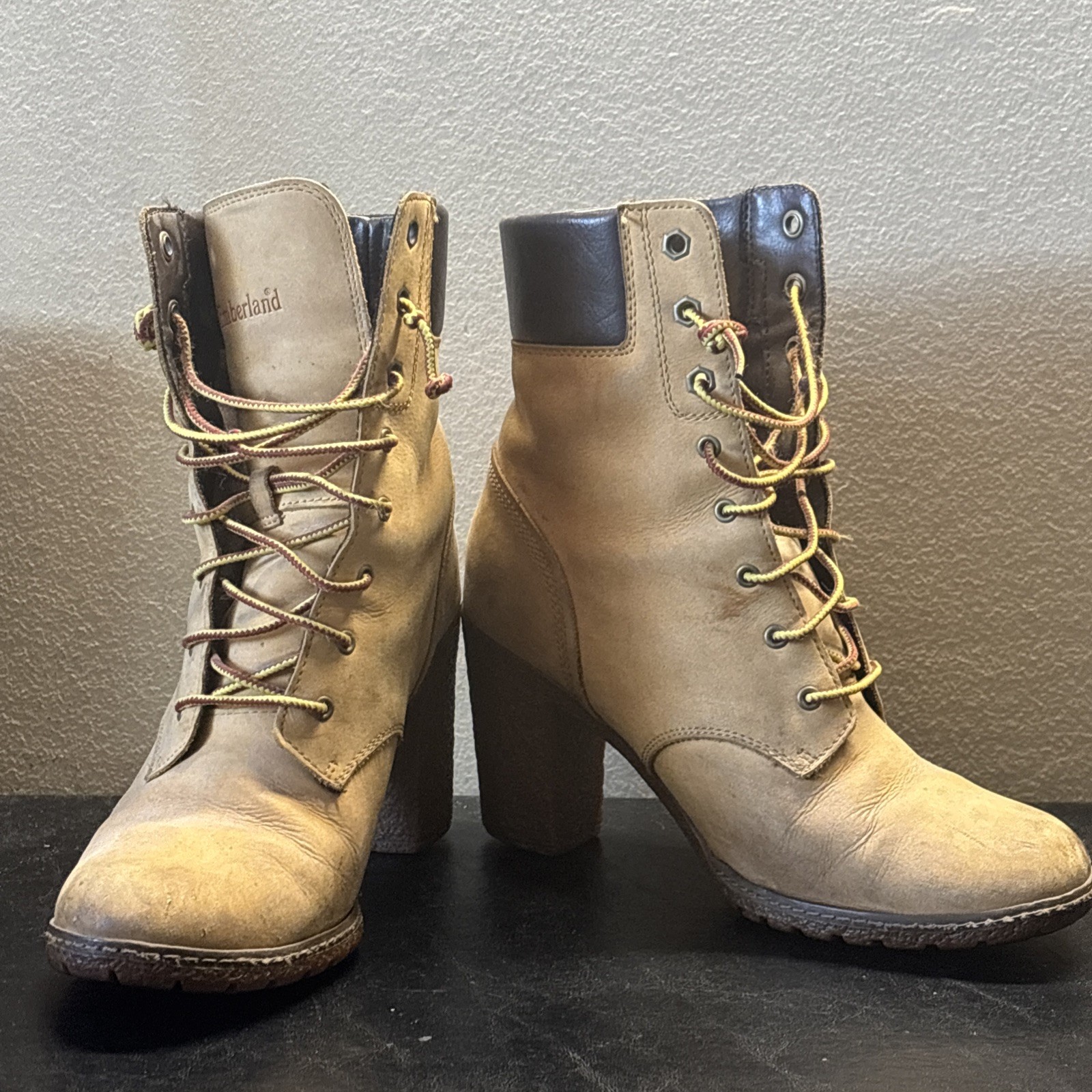 Timberland Women’s 6 Inch Waterproof Boots Size 9US