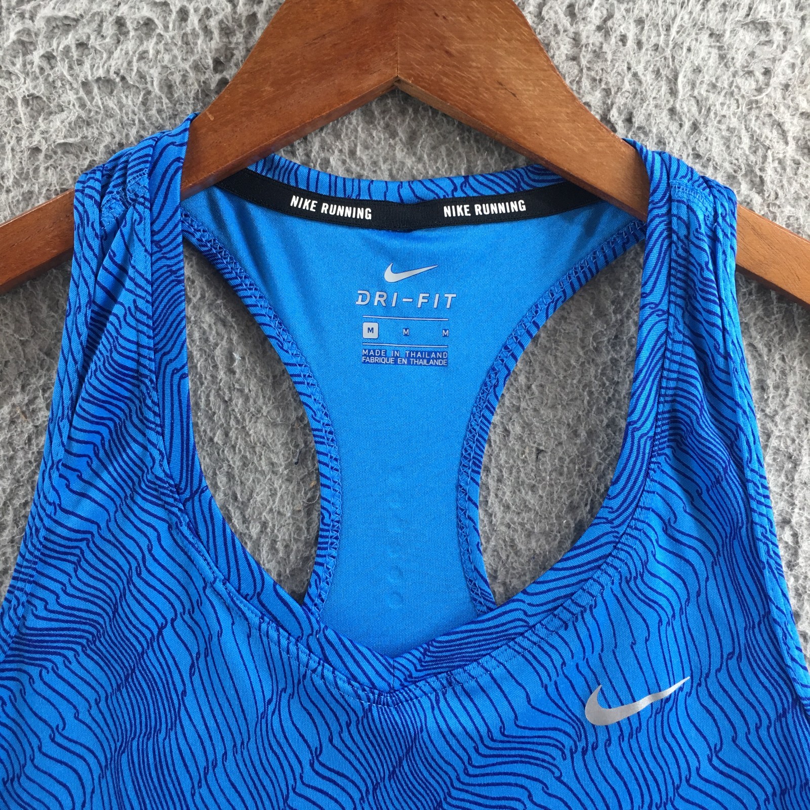 Nike Tops Womens Medium Tank Blue Pullover Sleeveless Round Neck Casual Comfort