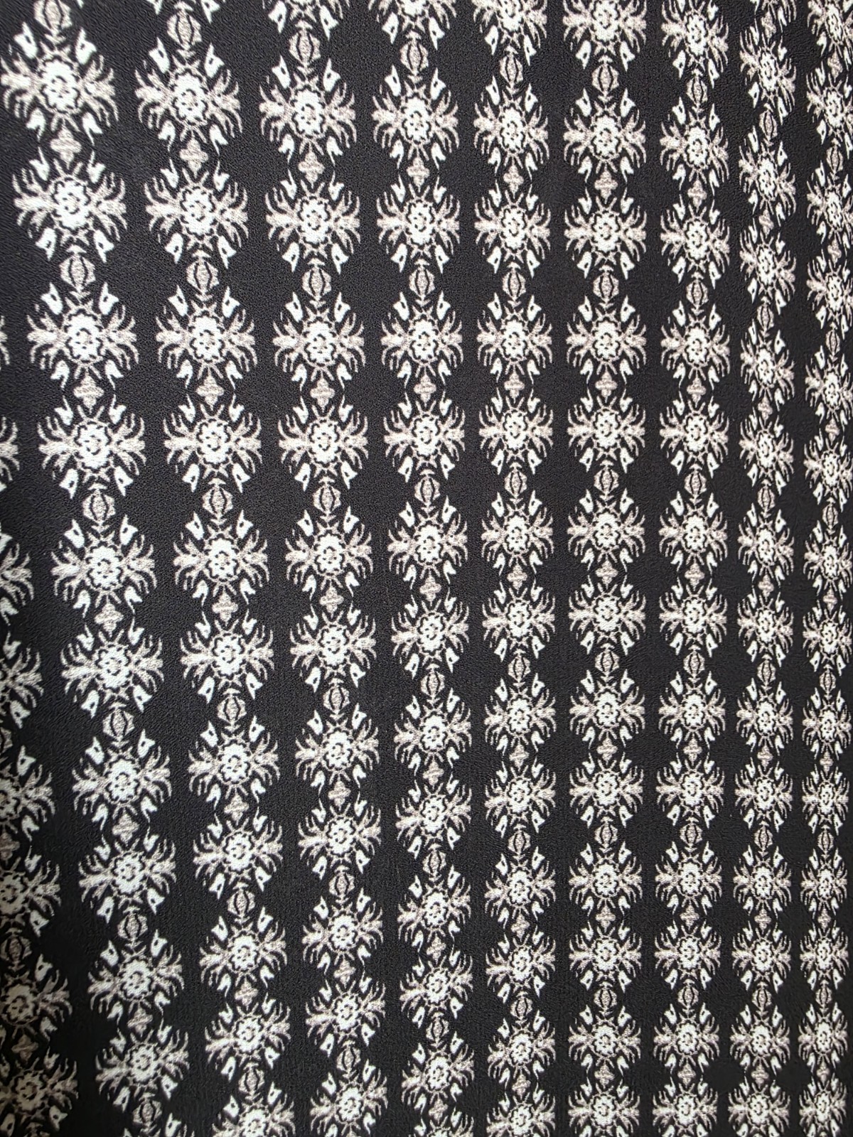Max Studio Women’s Black White Geometric V-Neck 3/4 Sleeve Pullover Blouse S