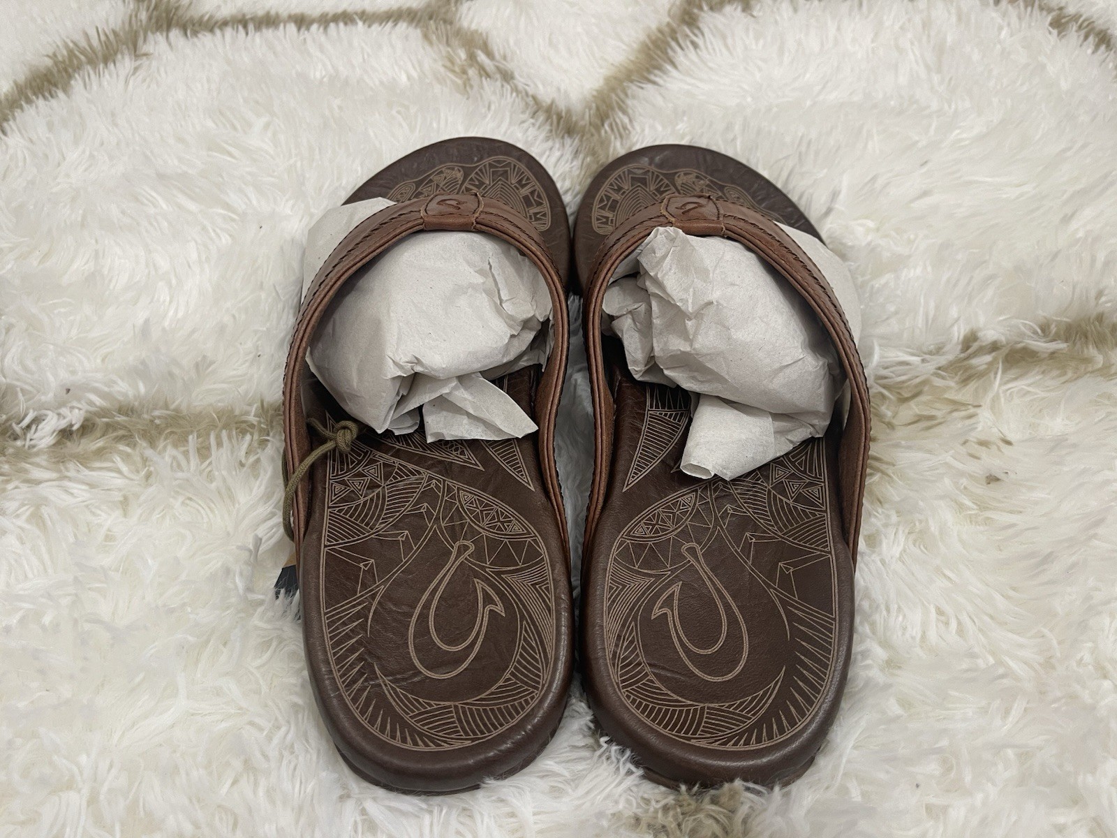 Olukai Men’s Size 11 Hiapo Flip Flop Comfort Beach Outdoor Sandals-Rum/Dark Wood