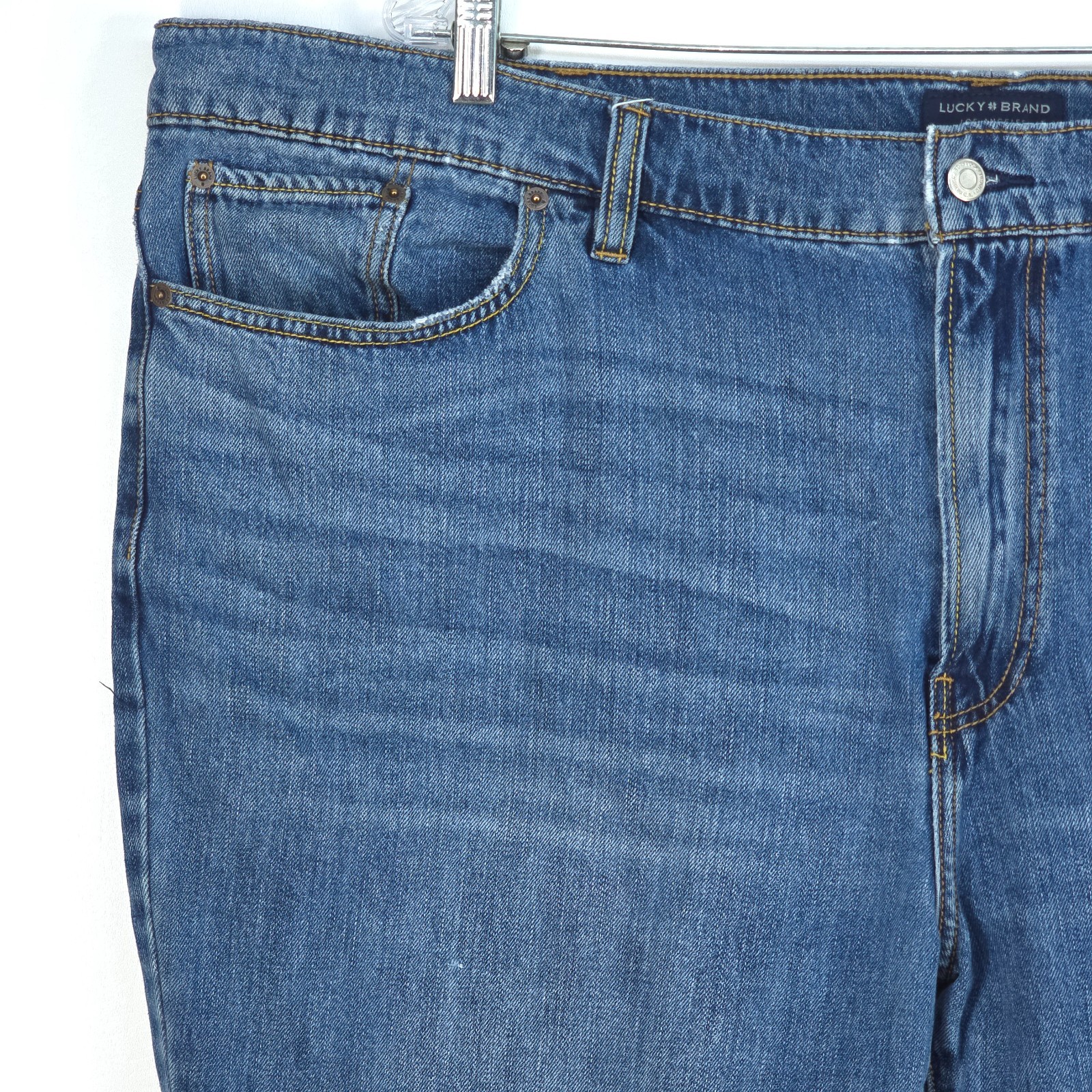 Lucky Brand Athletic Fit Jeans Mens 48×28 (48×30) Whiskers Medium Wash Faded