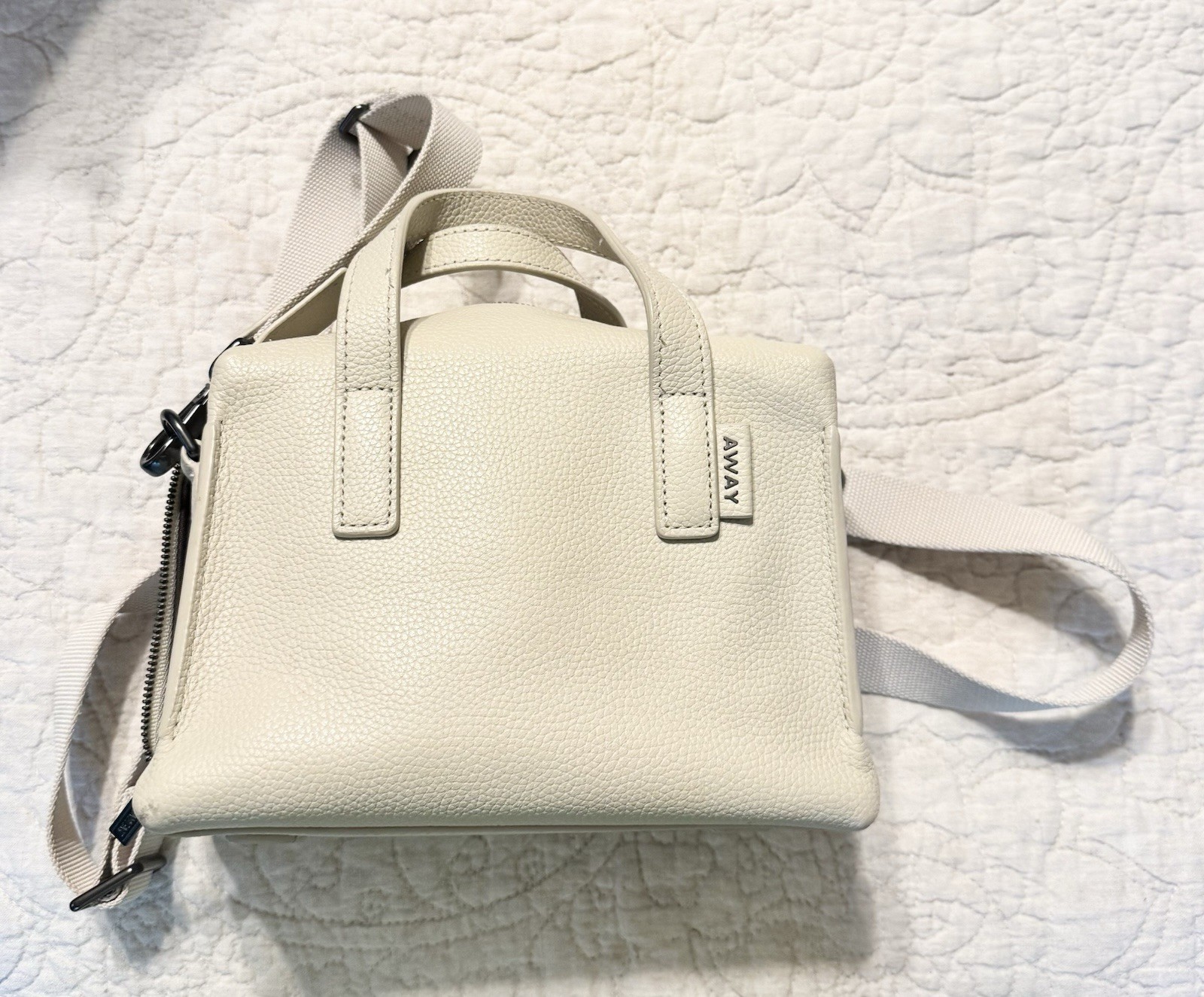 AWAY Mini Everywhere Bag Pebble Leather Crossbody Purse – Hard To Find – SO CUTE