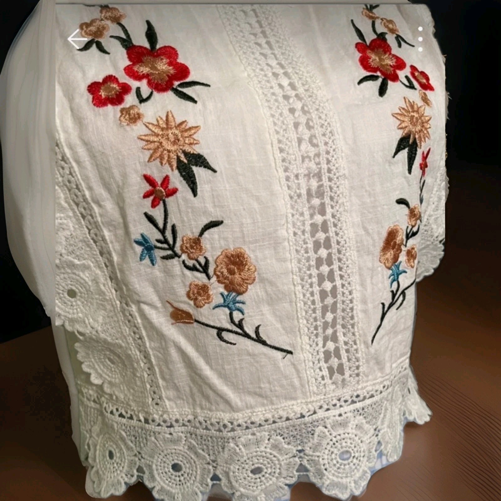 SHEIN 100% cotton White Floral Mock Neck Sleeveless Cotton Lace Top, Button, S
