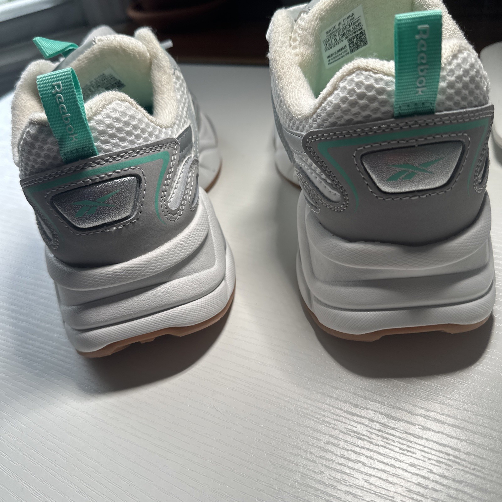 Avia Women’s Fashion Gel Sneakers Size 7 / 5 Lace Up Mint Green & White New