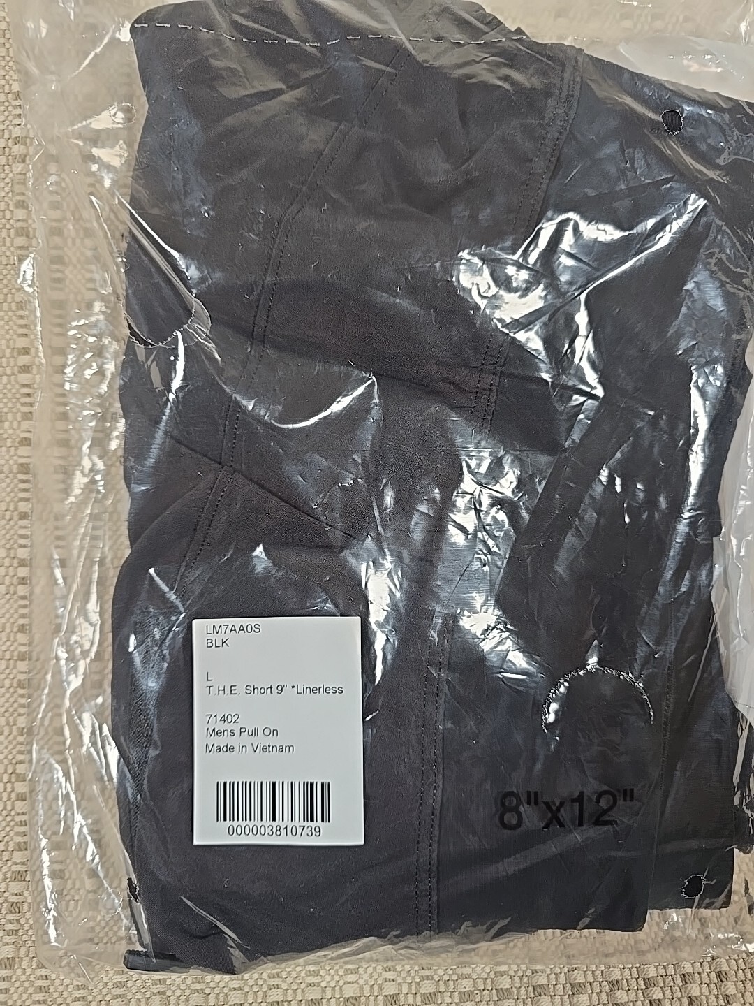Size Large Lululemon T.H.E. Short 9″ Linerless BLACK LM7AA0S BLK Men’s New NWT