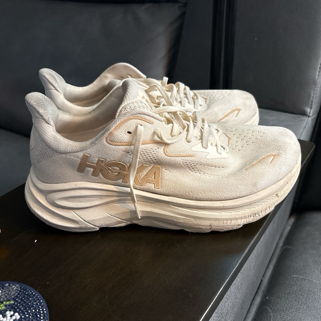 Hoka Men’s Beige Low Top Lace-Up Athletic Sneaker Running Shoe Activewear