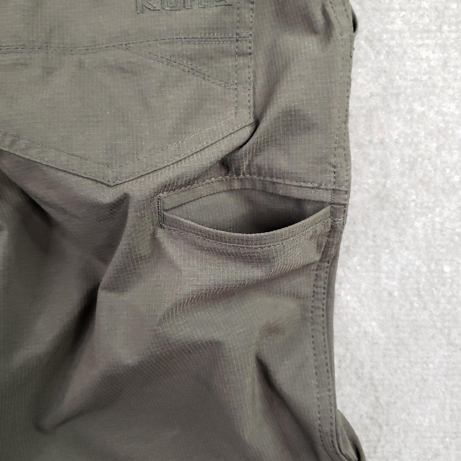 Kuhl Shorts Mens 31 Brown Polyester Pockets 9 In Inseam Hiking Casual Flat Front