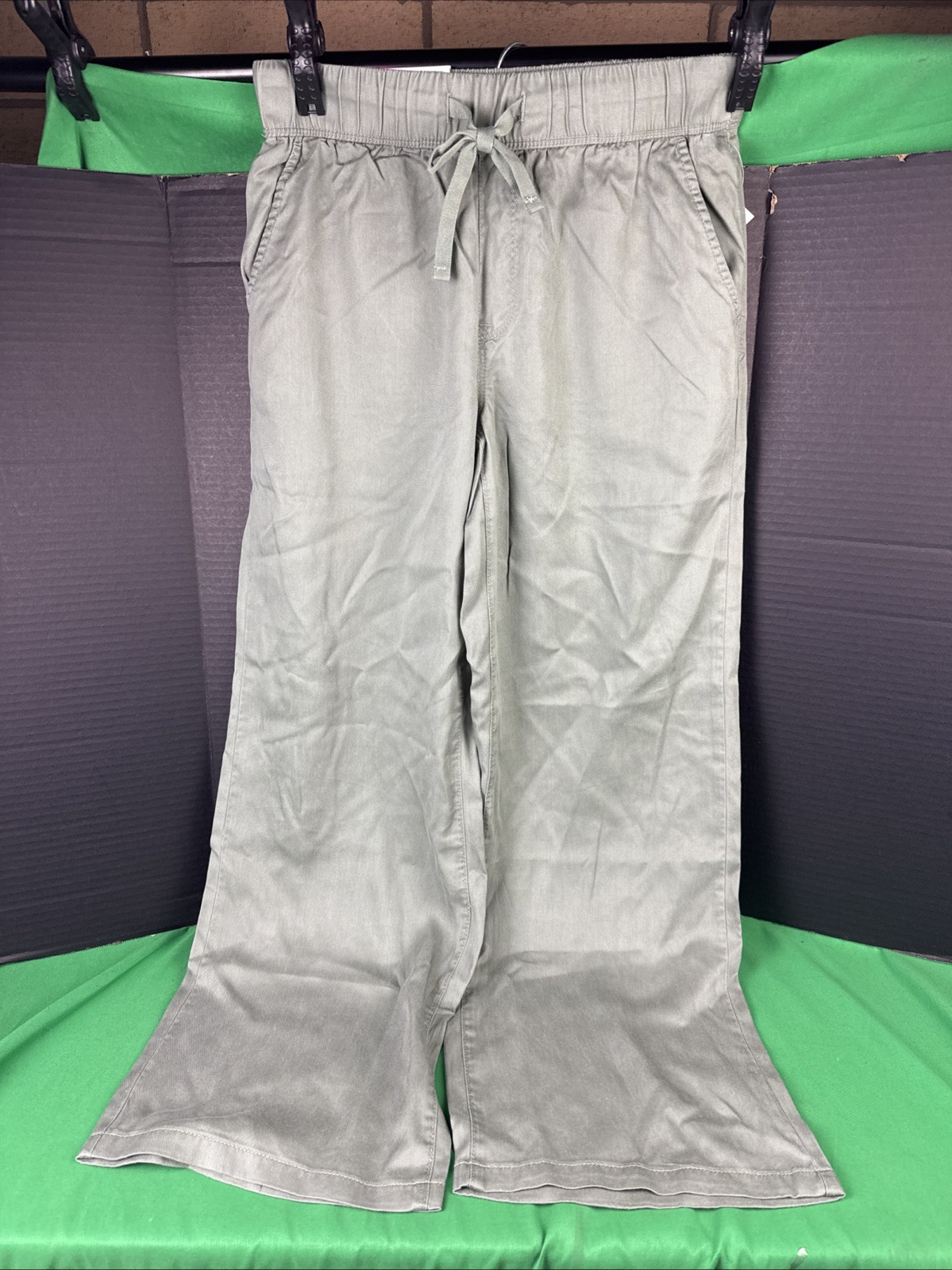 Nine West Women’s Lightweight Twill Pant Size Large Olive