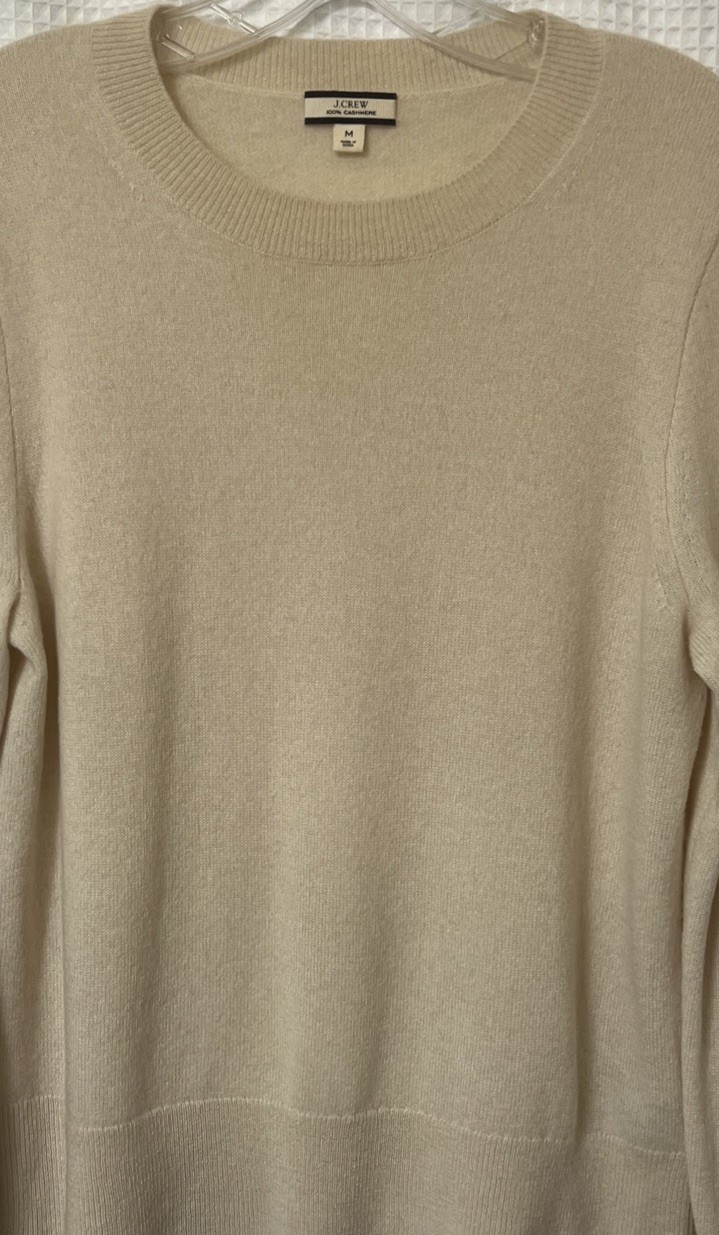 J Crew 100% Cashmere Sweater Womens M Cream Pullover Classic Fit Crew Neck Soft