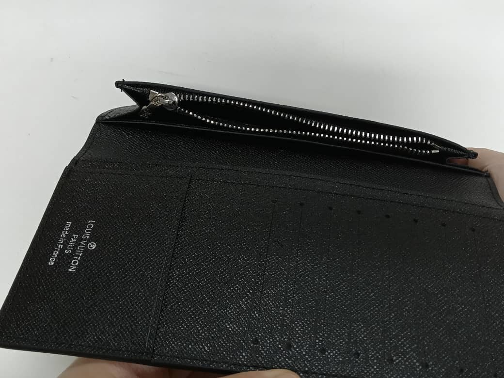 LOUIS VUITTON Wallet: Portefeuille Brazza Black W/Bag & Box