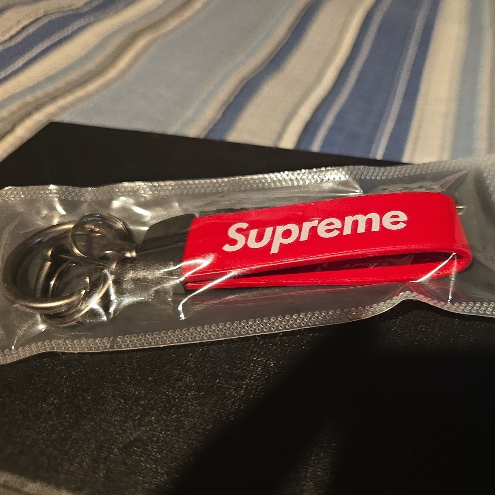 Supreme Red Silver Metal Fabric Key Chain for Men Logo Accent