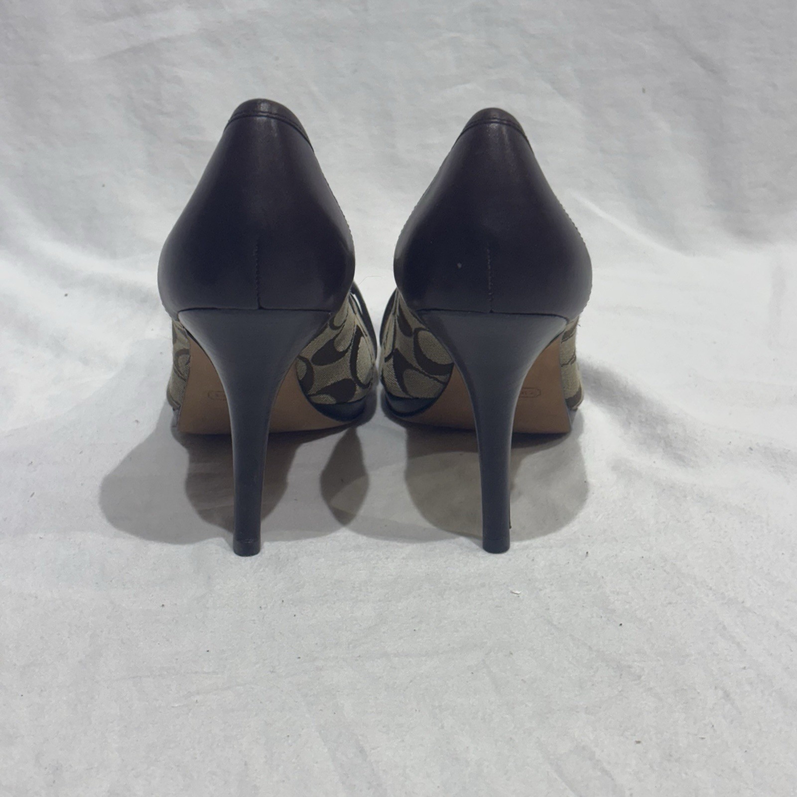 Coach Signature Canvas & Leather Heels Pumps Brown Tan Size 9.5B Stiletto