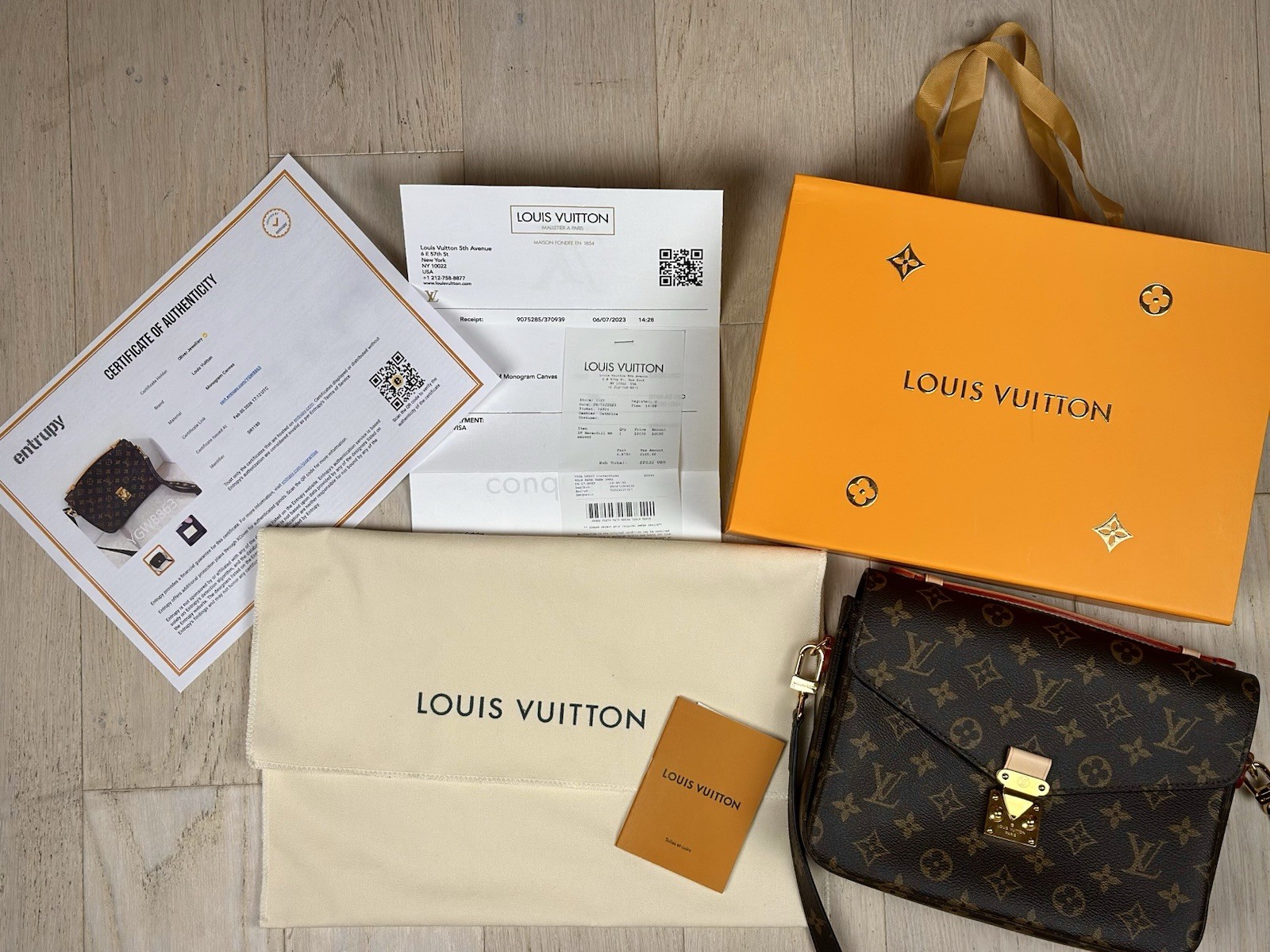 Authentic Louis Vuitton Pochette Métis– Excellent Condition