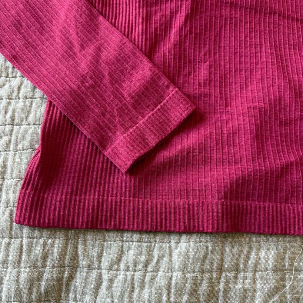 Lululemon athletica Long Sleeve Ribbed Top With Build In Bra- size 10