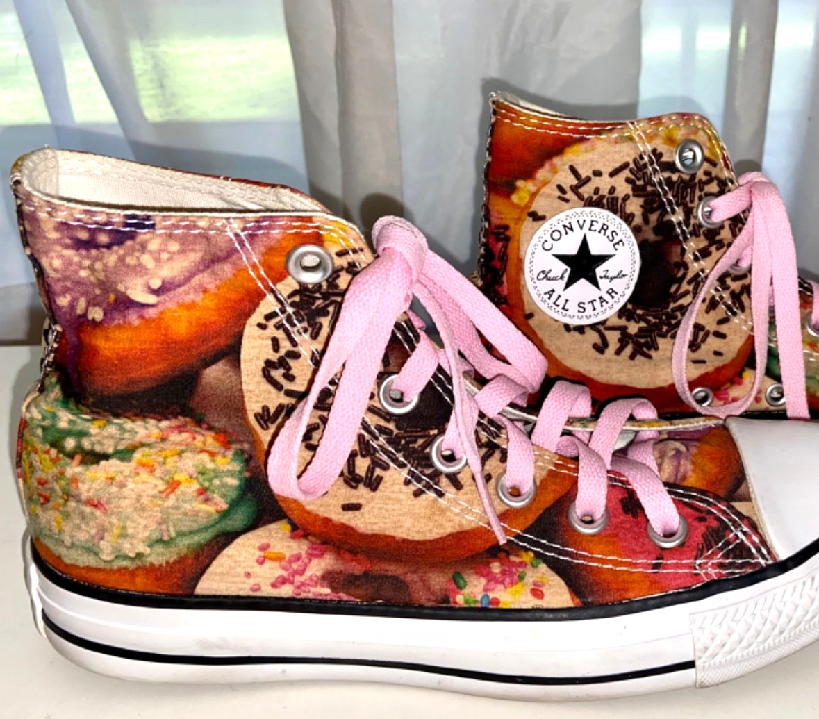 Converse All-Stars RARE Donuts Doughnuts High Tops Men 4 / Women 6