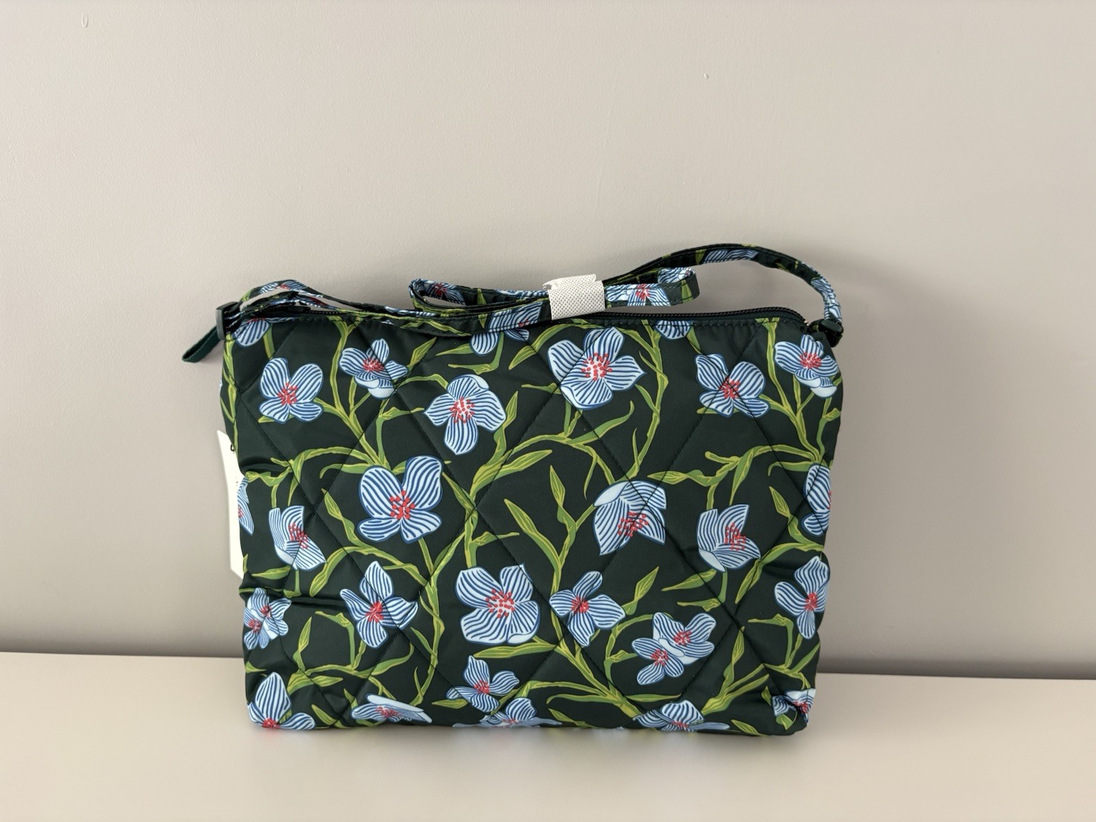Vera Bradley NWT Large Hipster Crossbody in Ultralight CHARLOTTE STEMS Green