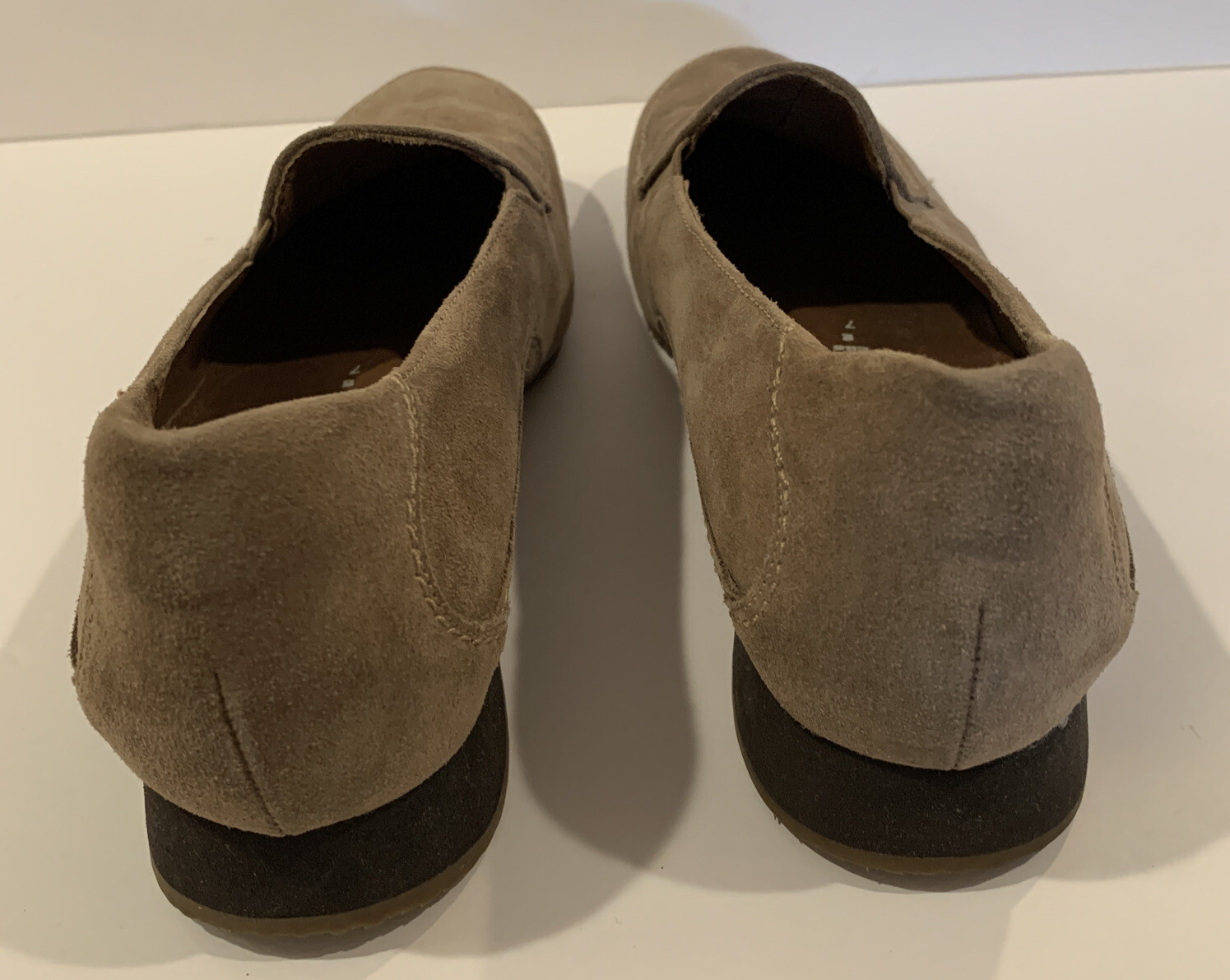 VGC Theresia M. Beige Leather Loafer Women Shoes. Model “Ella”. US Size 9 to 9.5