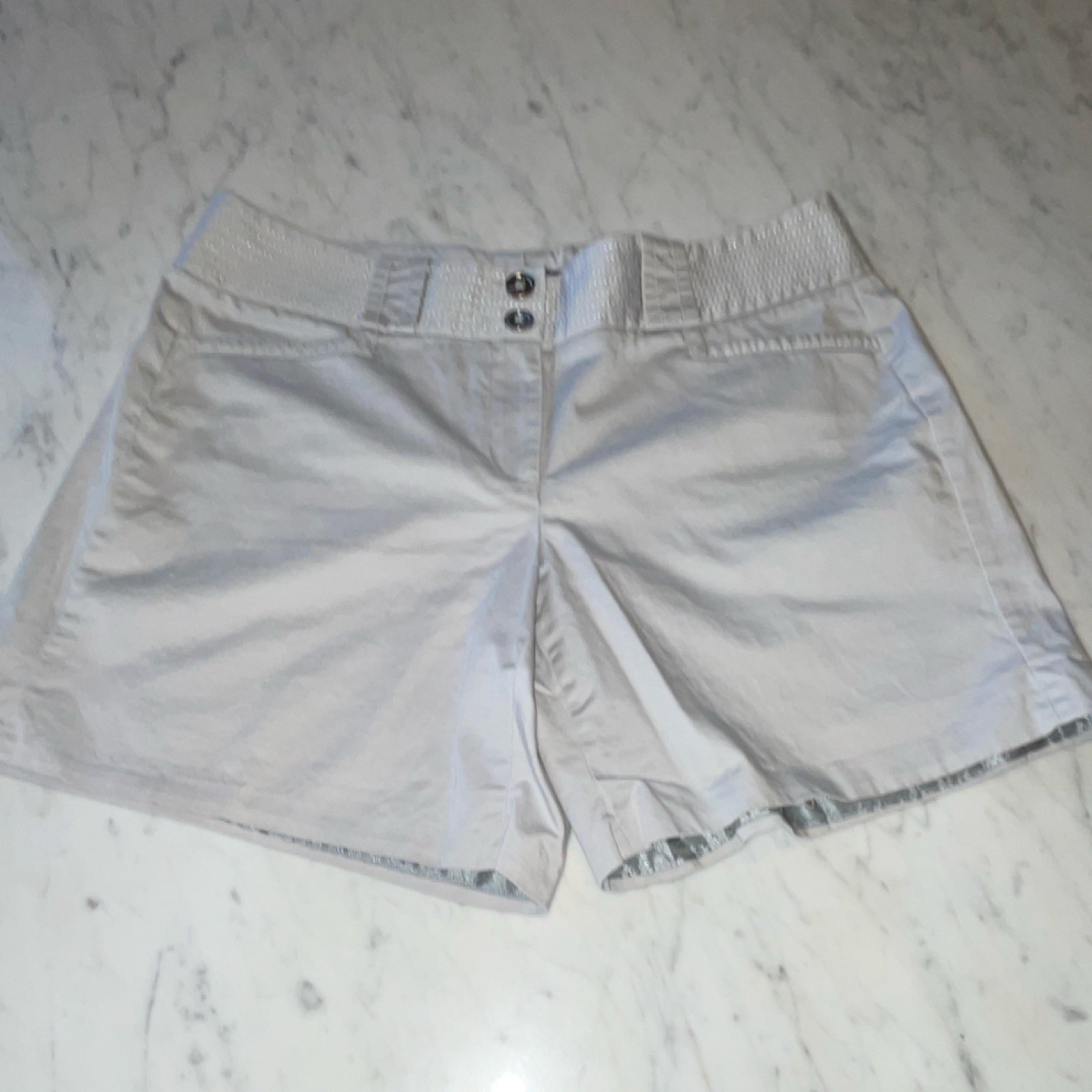 White House Black Market Chino Shorts Women 6 White Mid Rise 4in Pockets