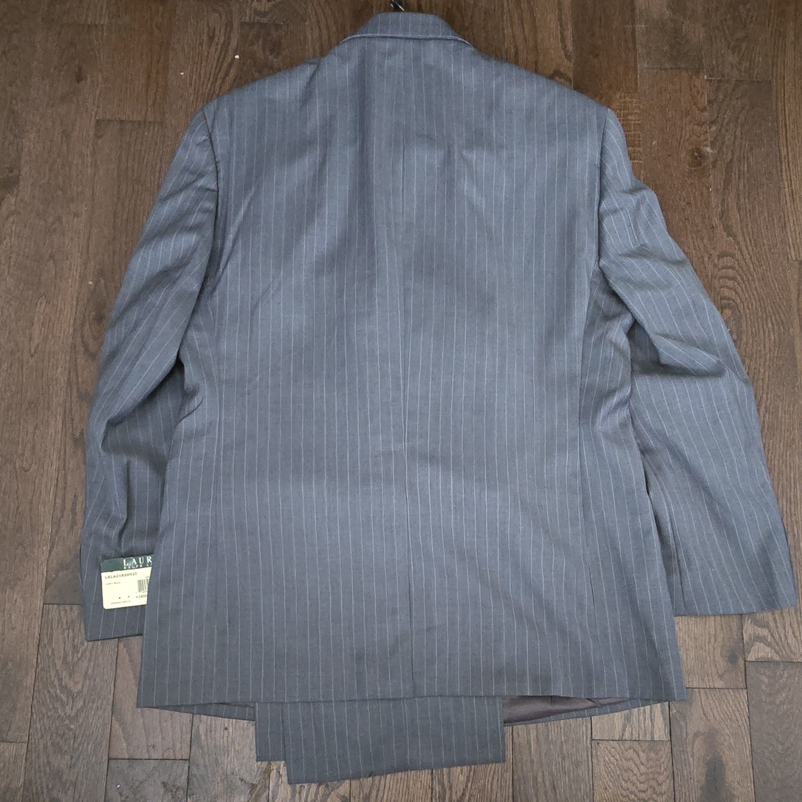 Lauren Ralph Lauren Gray Pinstripe Wool 2-Piece Suit 42 Short 36W 2-Button