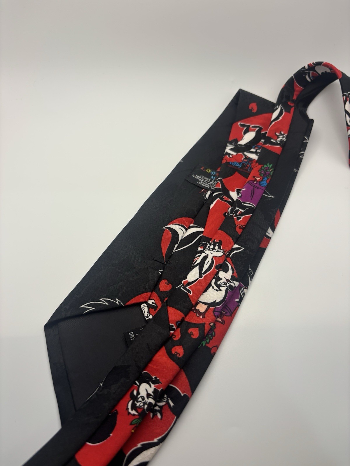 Vintage Looney Tunes Mania Pepe Le Pew Skunk Tie 1995 Hearts Valentines Day