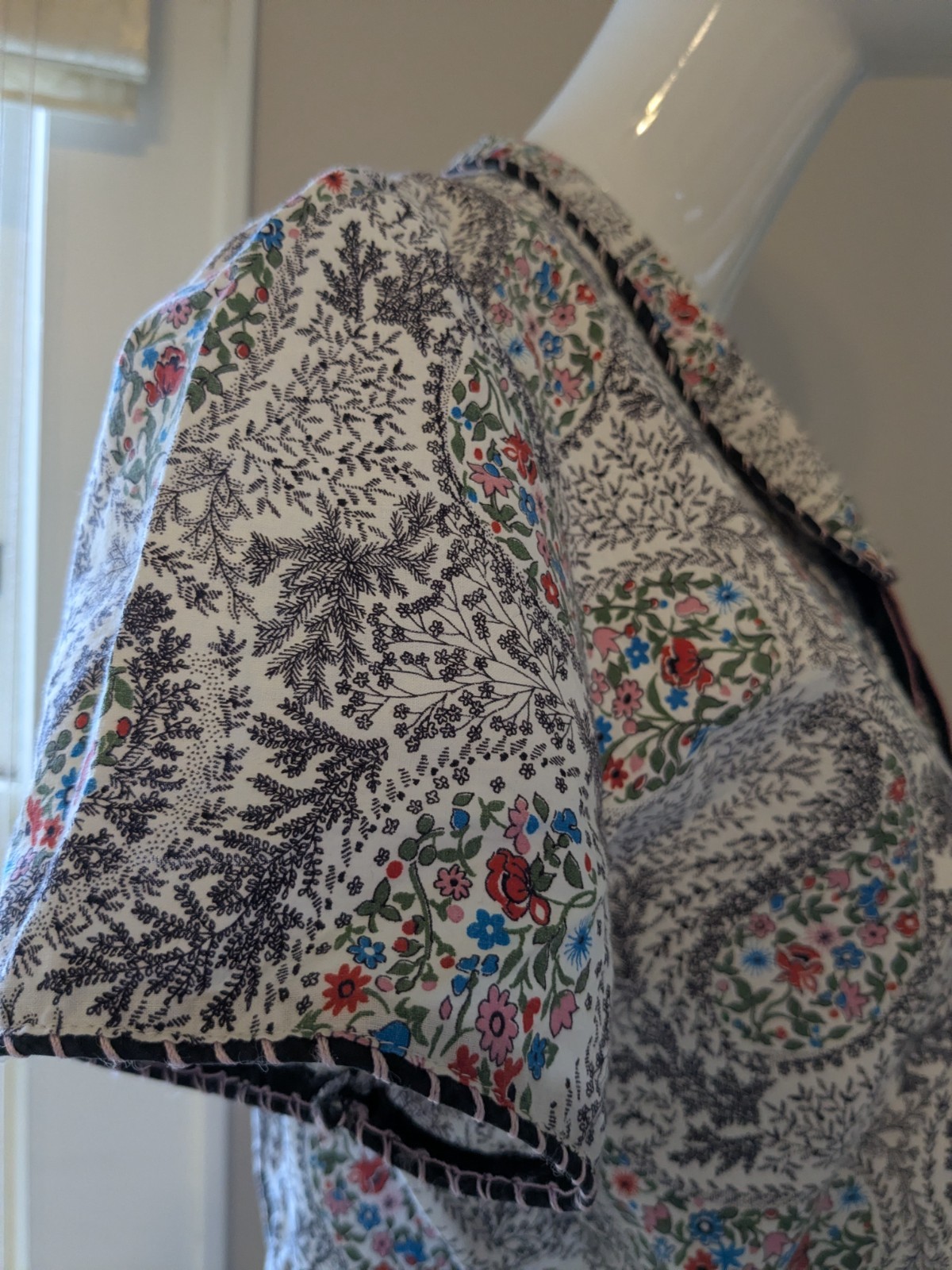 Styled by Loralyn 40’s or 50’s Vintage Cotton Dress, floral pattern