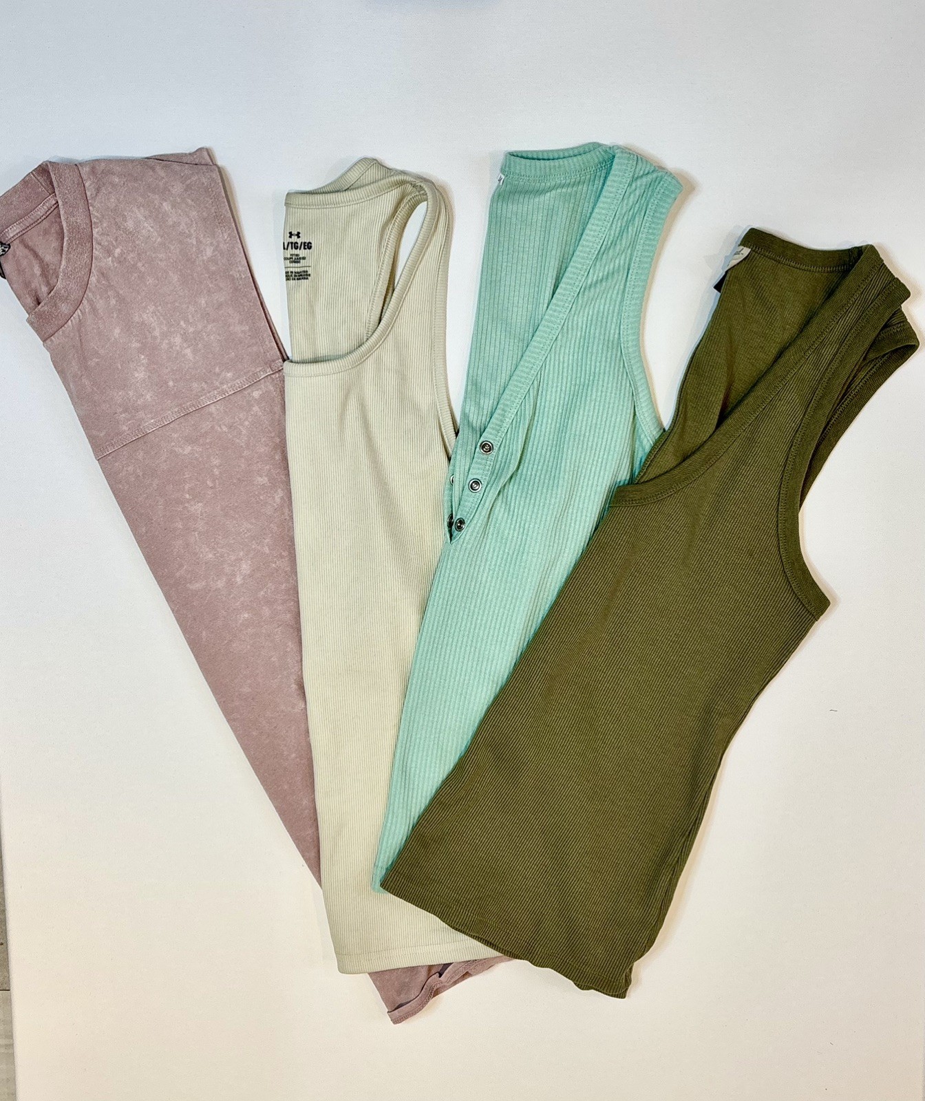 Women’s tank top variety lot multiple fits and colors, small, medium, xl