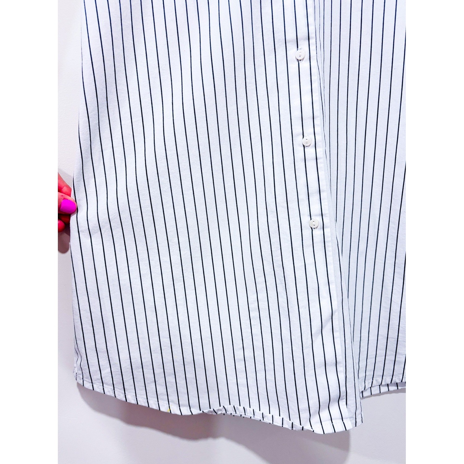 DYNAMITE White striped shirt | Minimalist Office Casual | Small