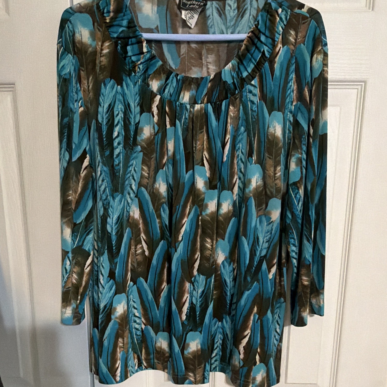 Southern Lady XL Feather Print Scoop Neck 3/4 Sleeve Stretch Knit Tunic Top